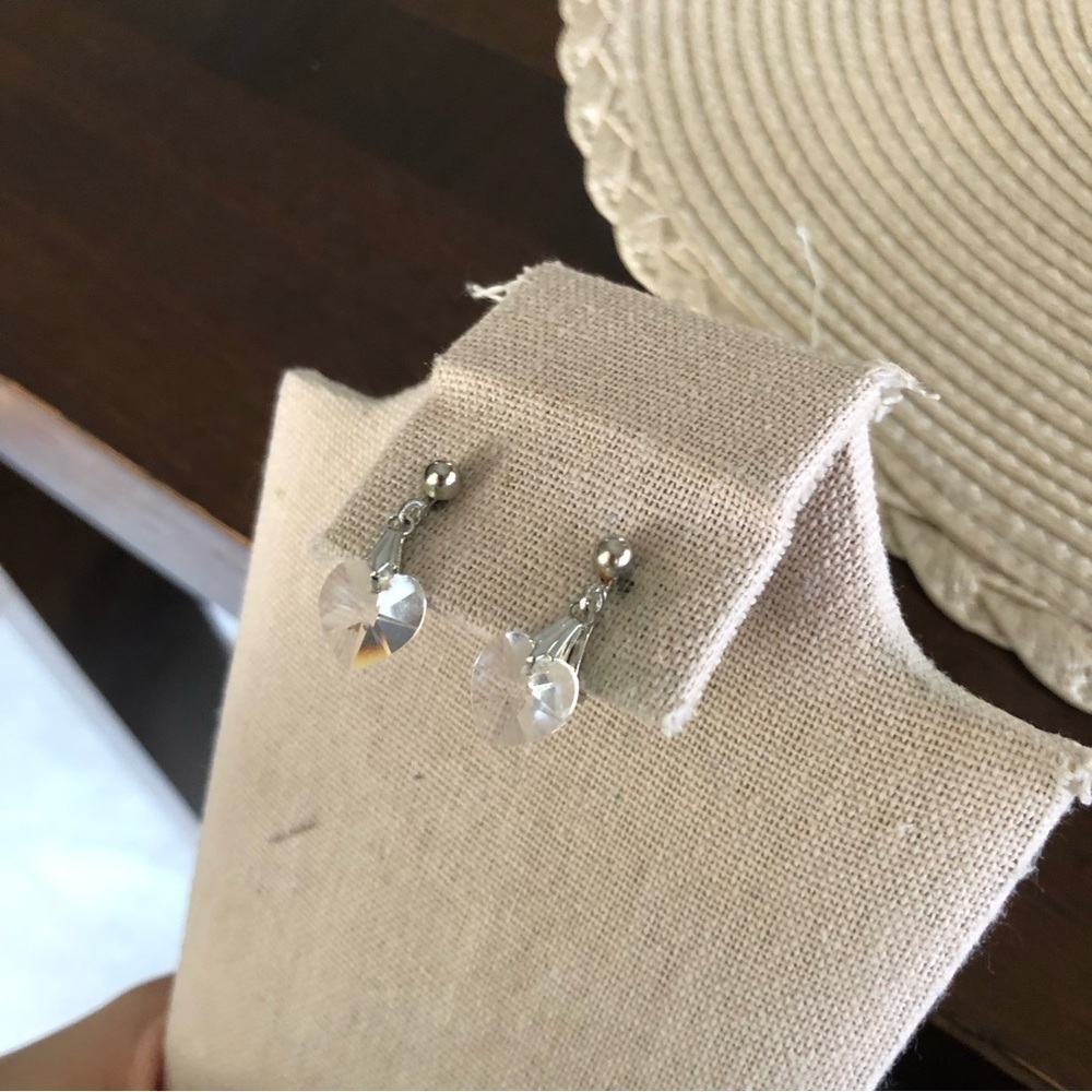 Vintage Heart Shape Earrings - Picture 2 of 3